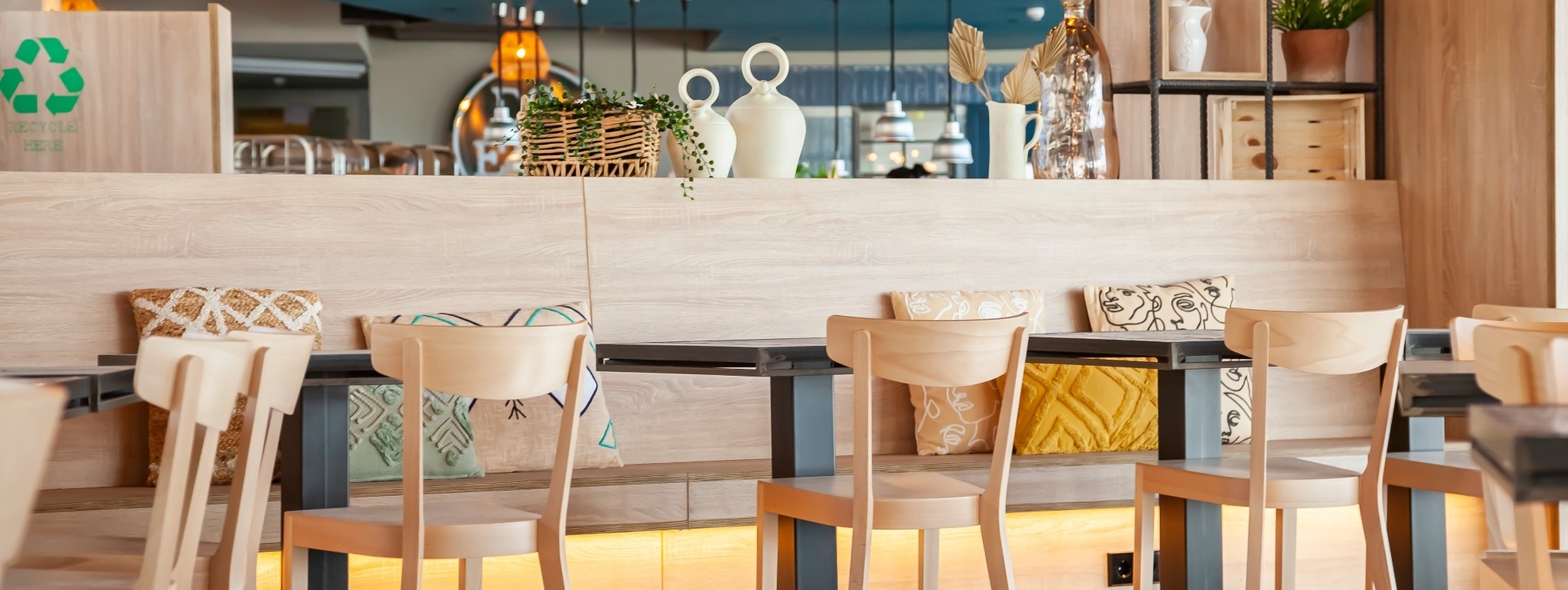 Proyecto de espacio comercial realizado por AVOT